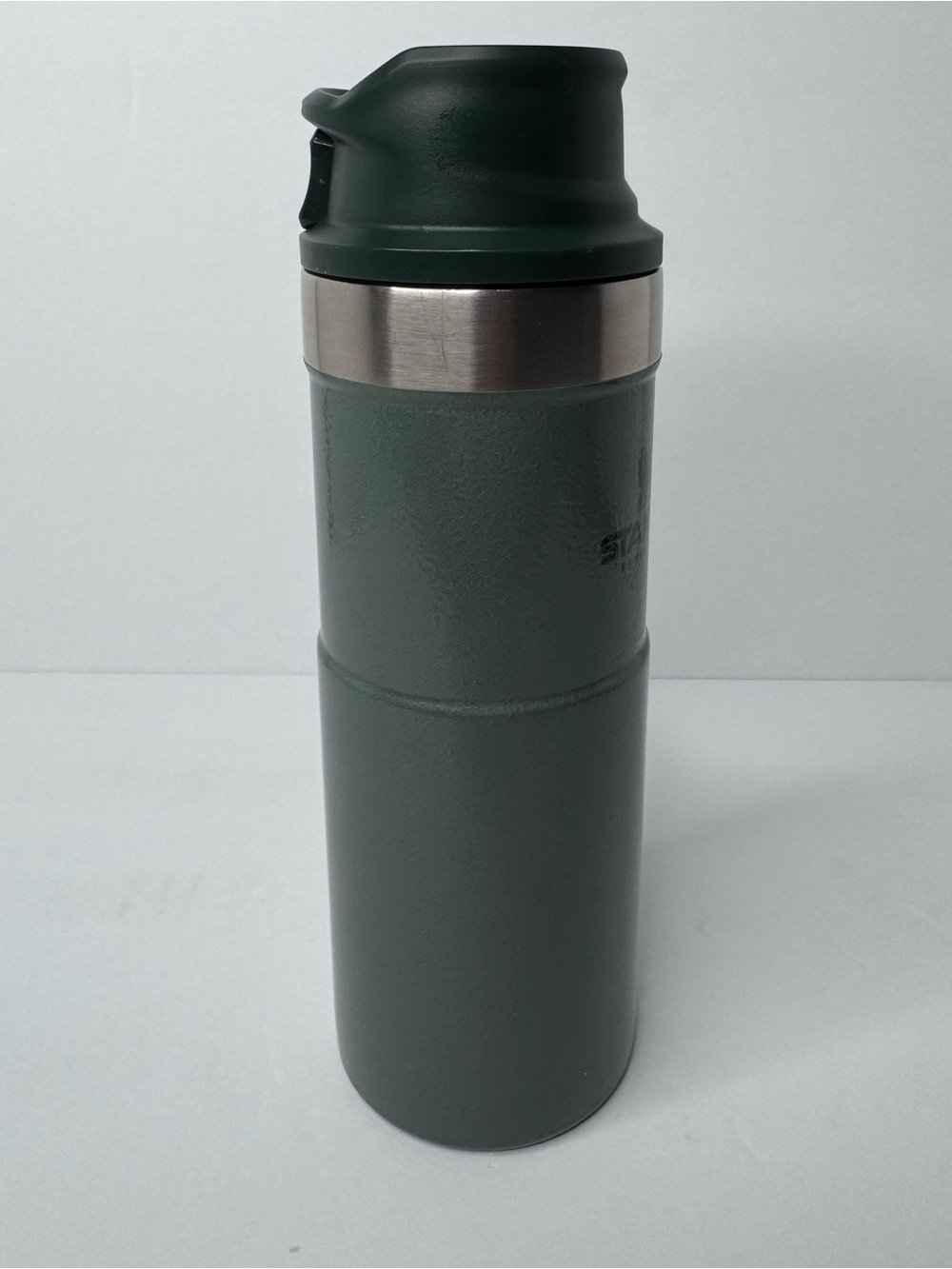 Stanley Classic Trigger Action Travel Mug 16oz Hammertone Green Insulated - Picture 4 of 9
